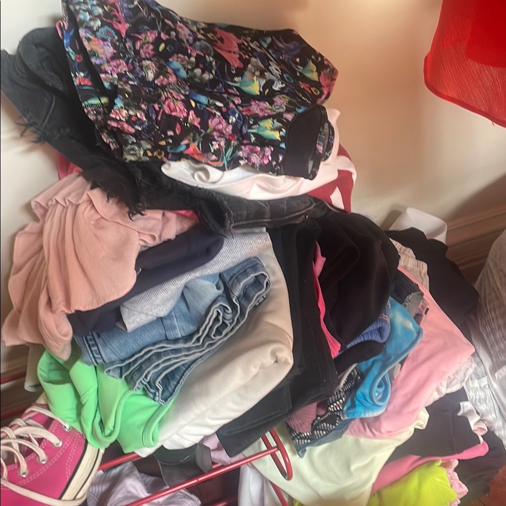 Please check out my closet ‼️‼️‼️‼️